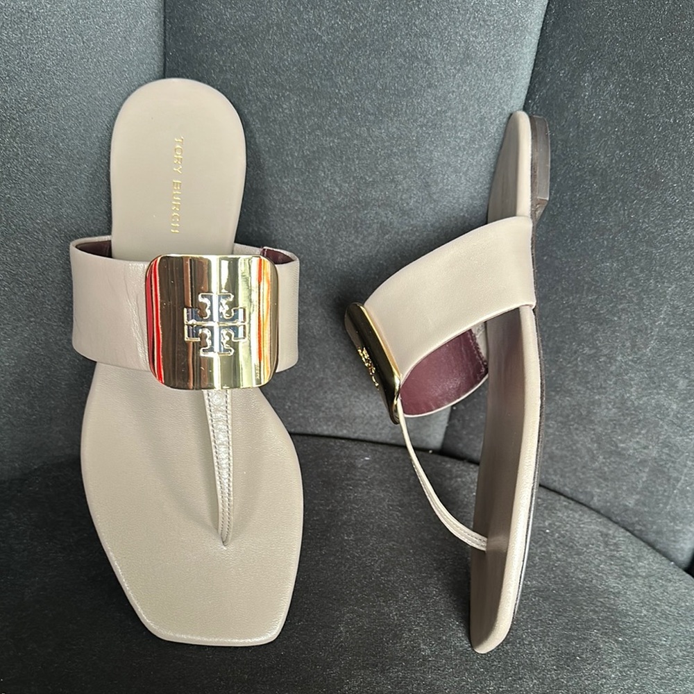 Tory Burch Cream Sandals with Square Toe Design